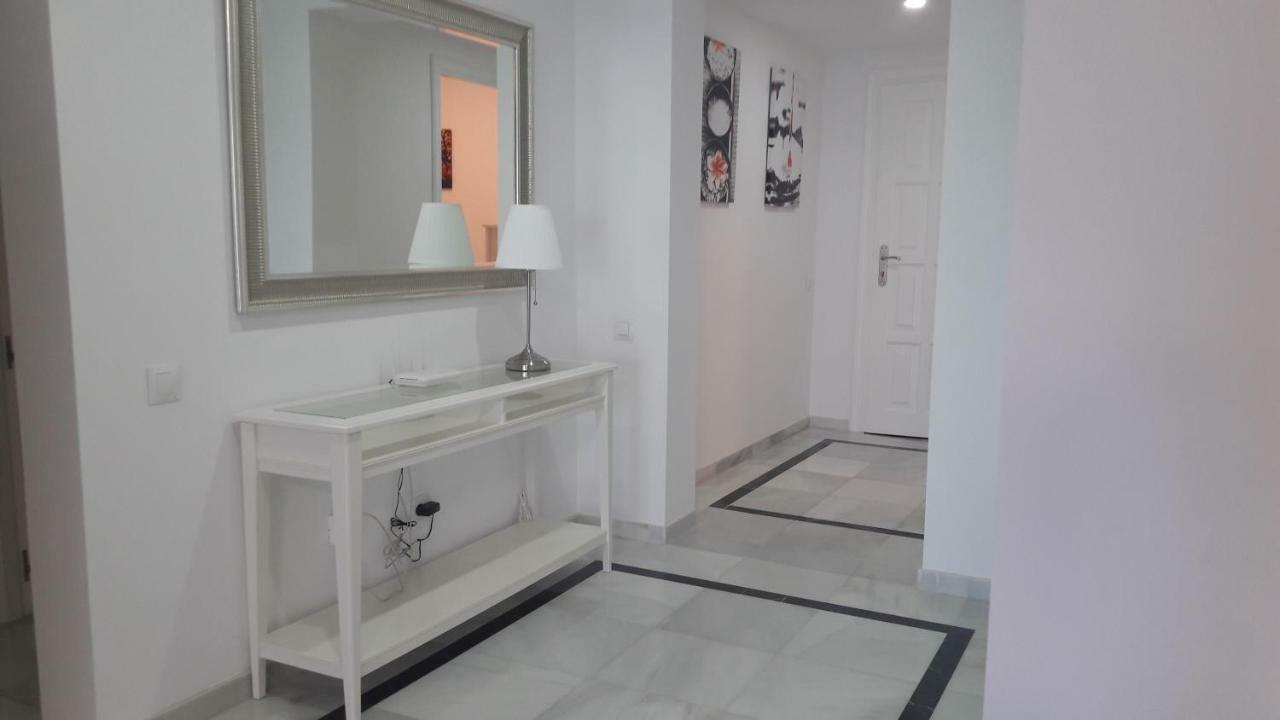 El Velerin Apartment Estepona Luaran gambar